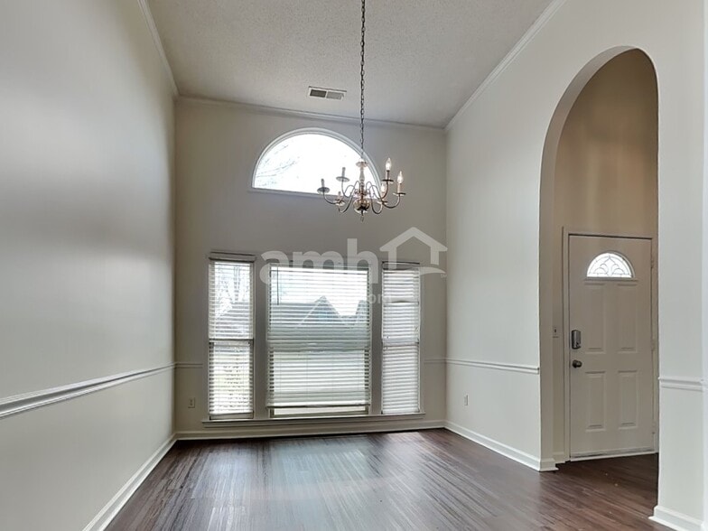 Building Photo - 9270 Chimneyrock Blvd