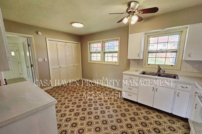 Building Photo - Coming Soon! 4 Bed | 1.5 Bath Home in Prim...