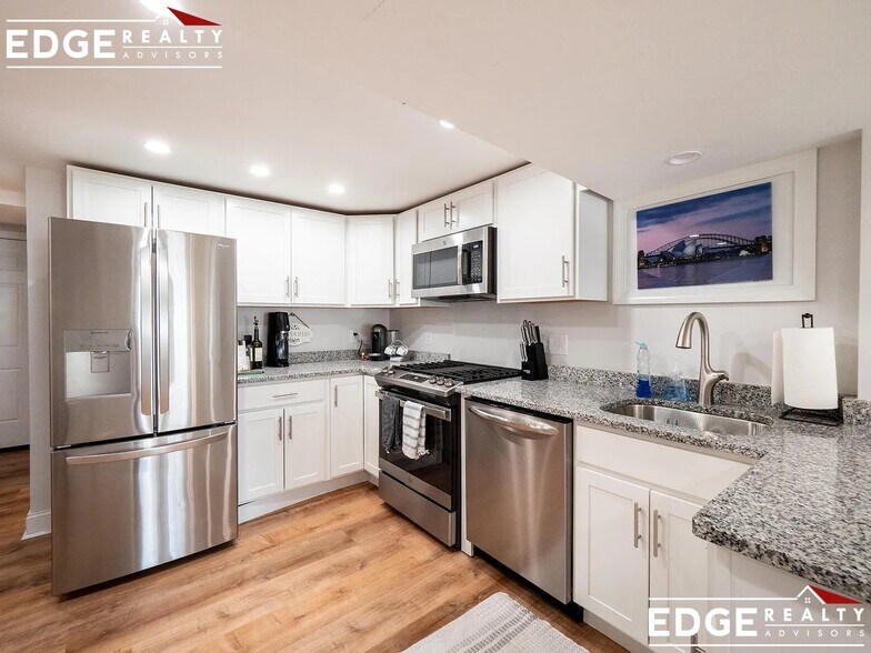 Building Photo - 171 Lexington St