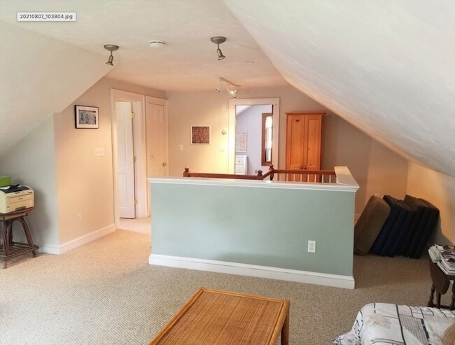 Building Photo - 269 Waltham St