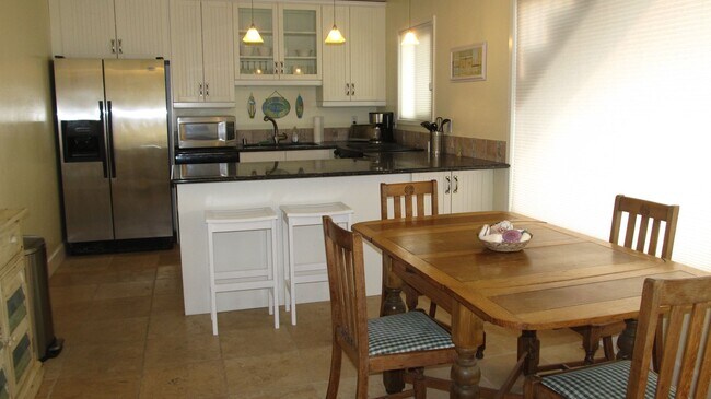 Building Photo - FOR SALE/ OCEAN FRONT/ $825K