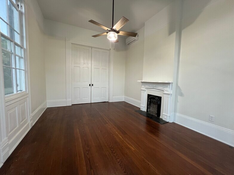Building Photo - 3430 Dryades St