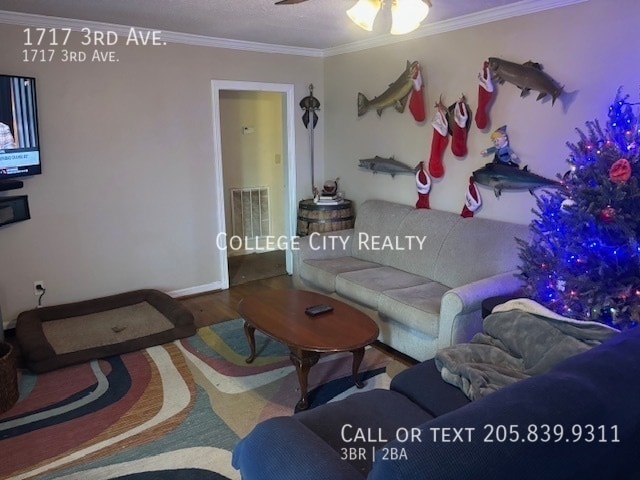 Building Photo - 1717 3rd Ave