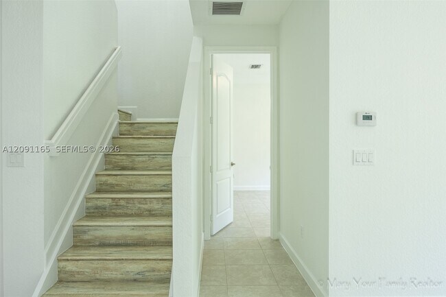 Building Photo - 3841 Aspen Leaf Dr