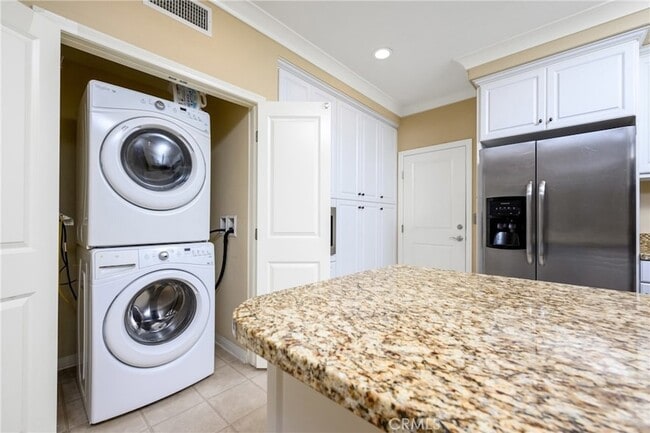 Building Photo - 100 Kempton