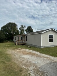 Building Photo - 312 Forest Creek Ln