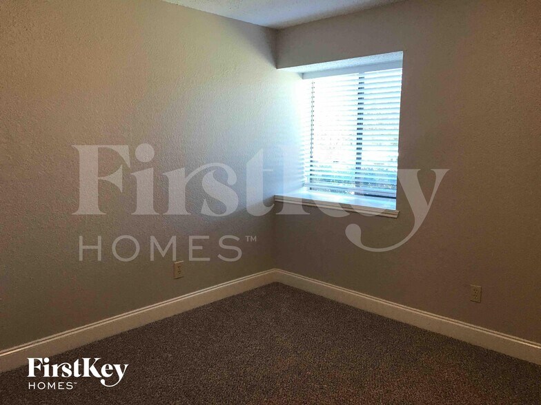 Building Photo - 1007 Creighton Ct