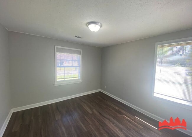 Building Photo - 2302 Alameda Ave