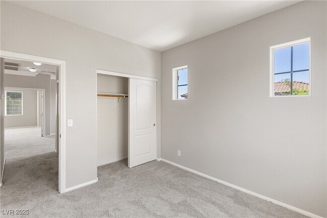 Building Photo - 10544 Lessona St