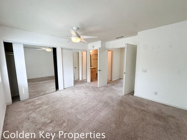 Building Photo - Remodeled condo in Bayshores in Oceanside!