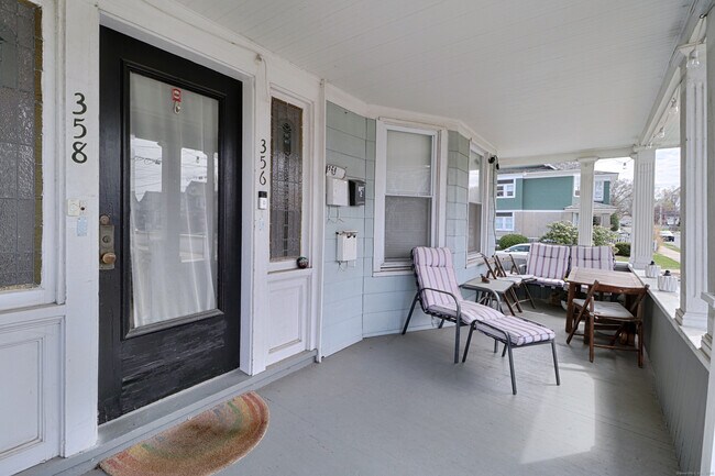 Building Photo - 356-358-358 Midland St