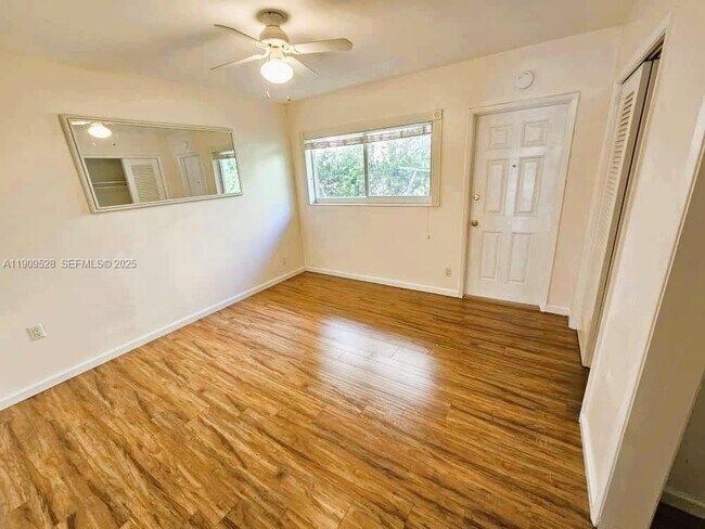 Building Photo - 3217 NE 7th Pl