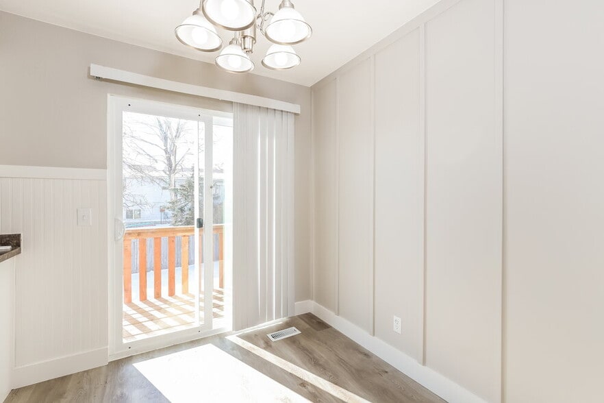 Building Photo - 5575 Snapdragon Cove