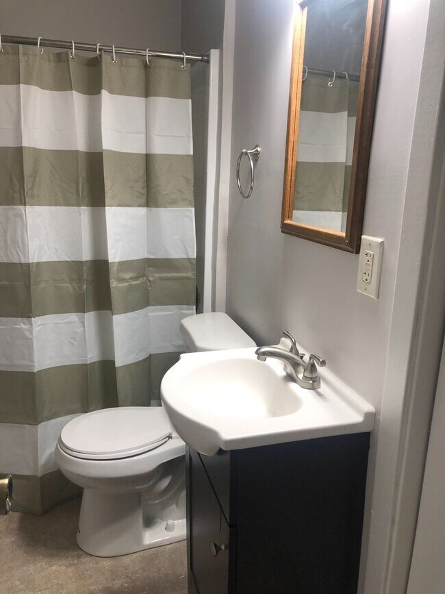 Building Photo - 3 bedroom/2 bath home!