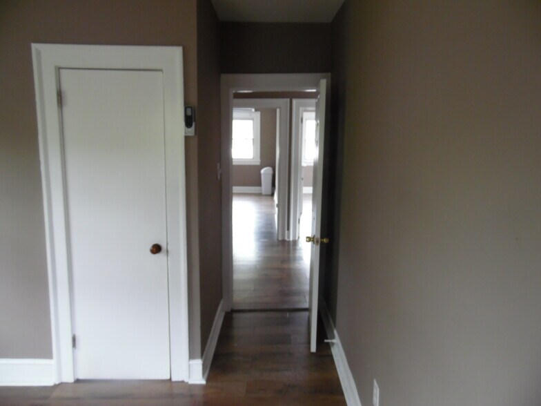 Building Photo - 419 W White Horse Pike