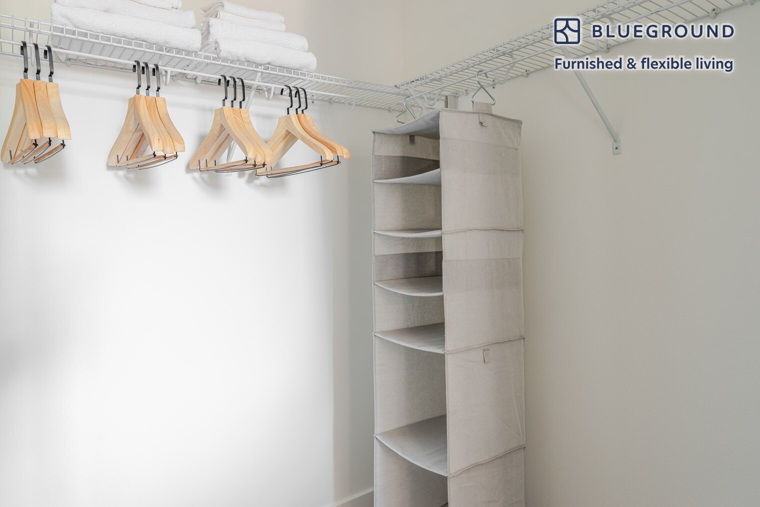 Building Photo - 3560 Rambla Pl