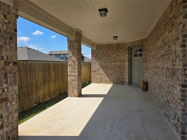 Building Photo - 101 Stellamar Dr