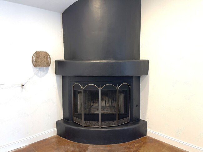 Building Photo - Custom 3-Bed, 2.5 -Bath Retreat with Luxury Features in Reseda