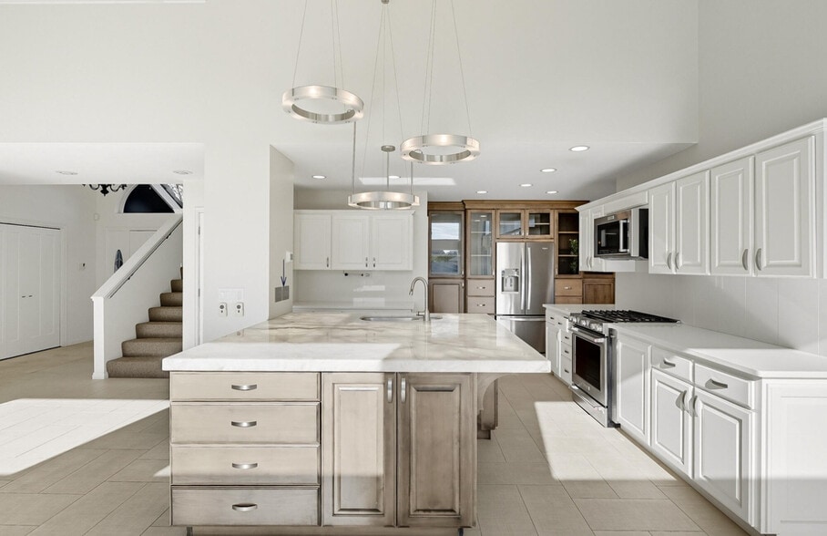 Building Photo - 298 S Staci Ct