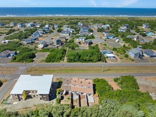 Building Photo - 946 Ocean Shores Blvd SW