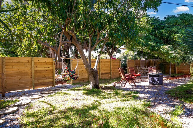 Building Photo - 609 S Arnold Ave