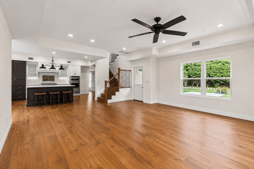 Building Photo - 1096 Canyon View Dr