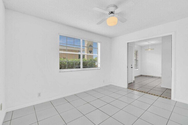 Building Photo - 13721 Flora Pl