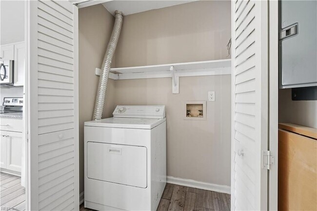 Building Photo - 317 Ferdinand Cir