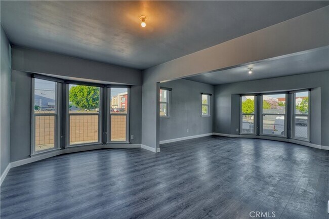 Building Photo - 127 S Townsend Ave