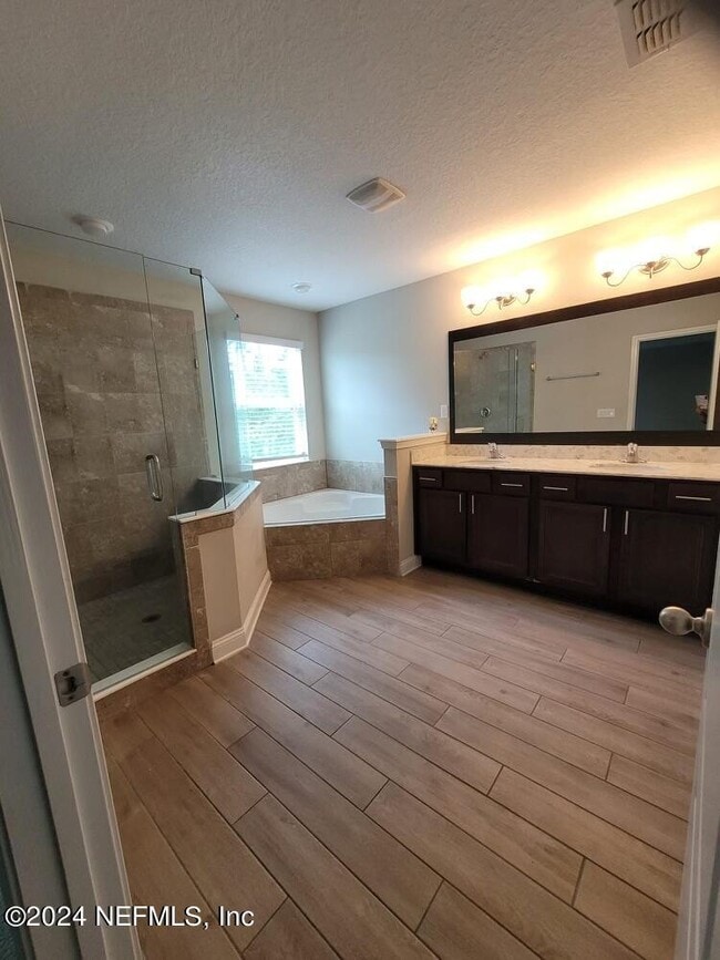Building Photo - 4860 Red Egret Dr