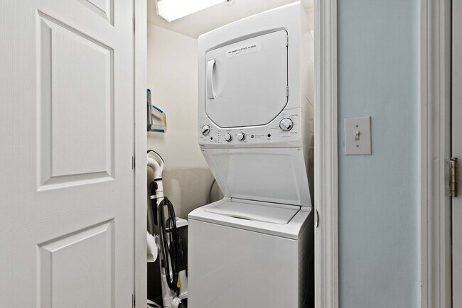 Building Photo - 928 Whelk Ct