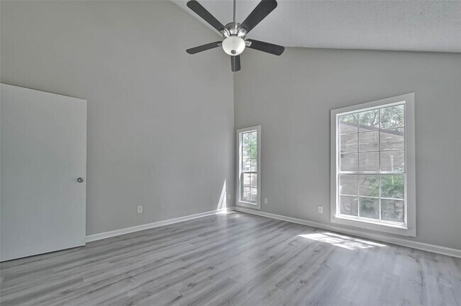 Building Photo - 17805 Villa Way Dr