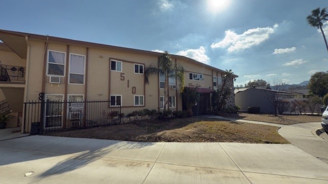 Building Photo - Win-Lake