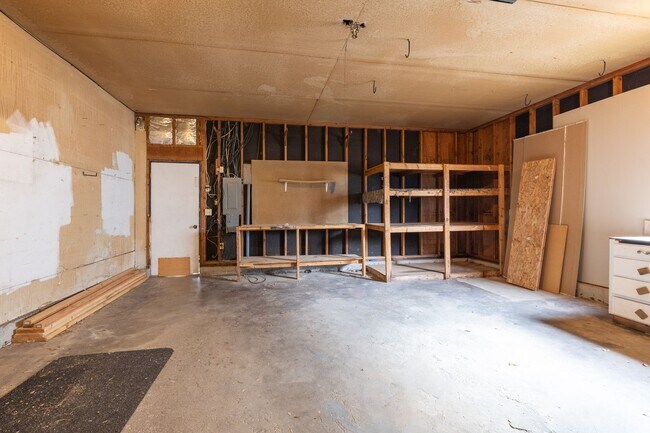 Building Photo - 4 BED 2 BATH HOME WITH BONUS ROOM IN IDAHO FALLS