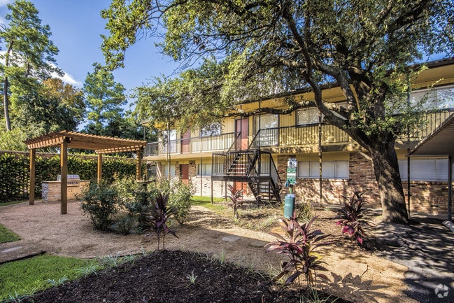 Building Photo - The Shavelson