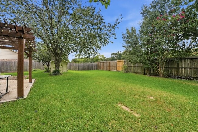 Building Photo - 2413 Piney Woods Dr
