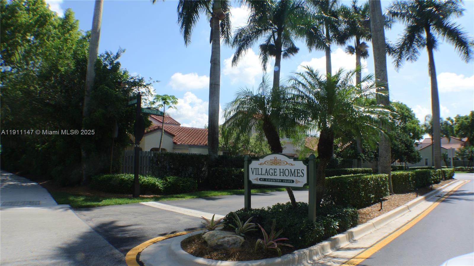 Building Photo - 1464 Springside Dr