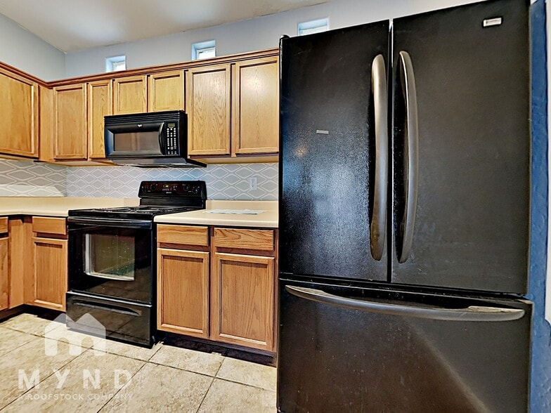 Building Photo - 3694 E Yeager Dr