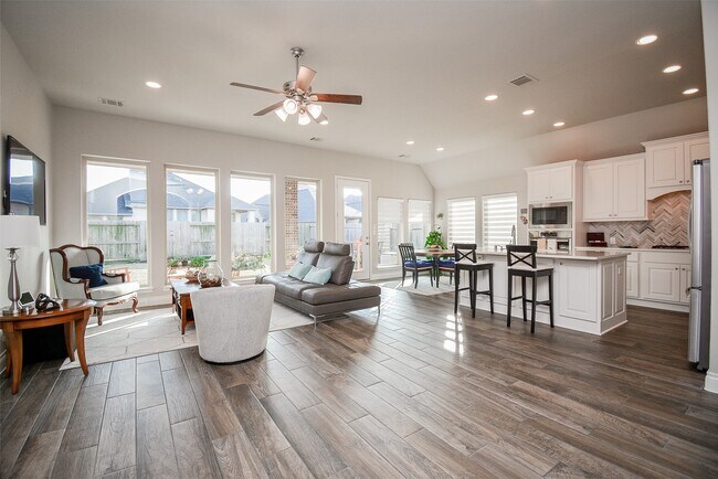 Building Photo - 28431 Asher Falls Ln