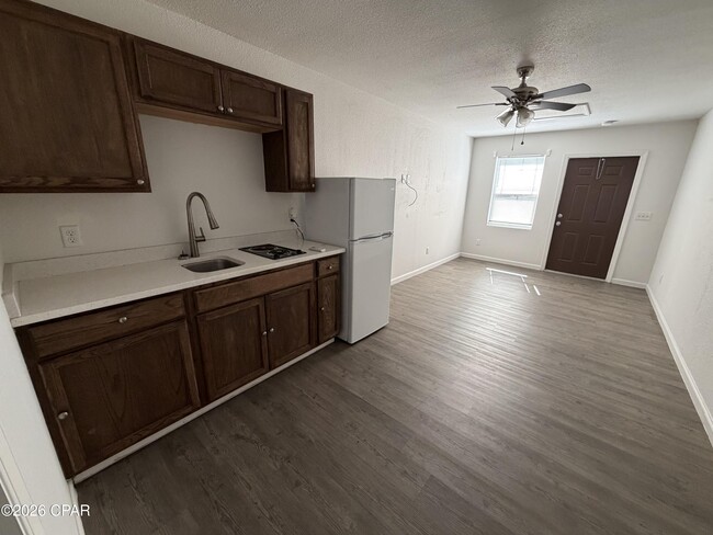 Building Photo - 143 Claire Ave