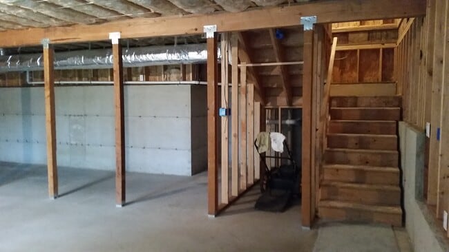 Building Photo - 4235 Stonecrest Ct