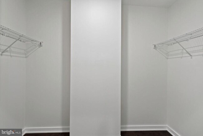 Building Photo - 2235 Hope St