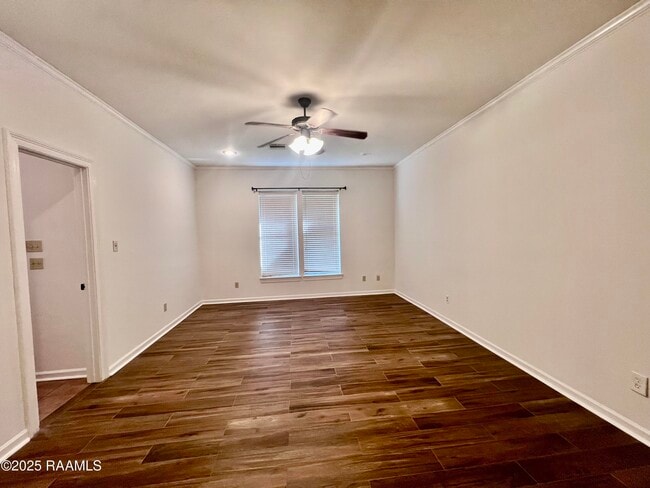Building Photo - 204 Chevalier Blvd