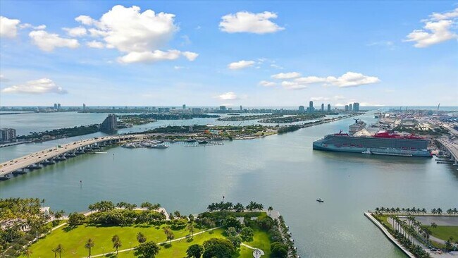Building Photo - 1040 Biscayne Blvd