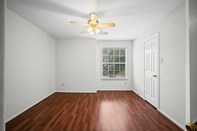 Building Photo - 36 Ledgestone Pl