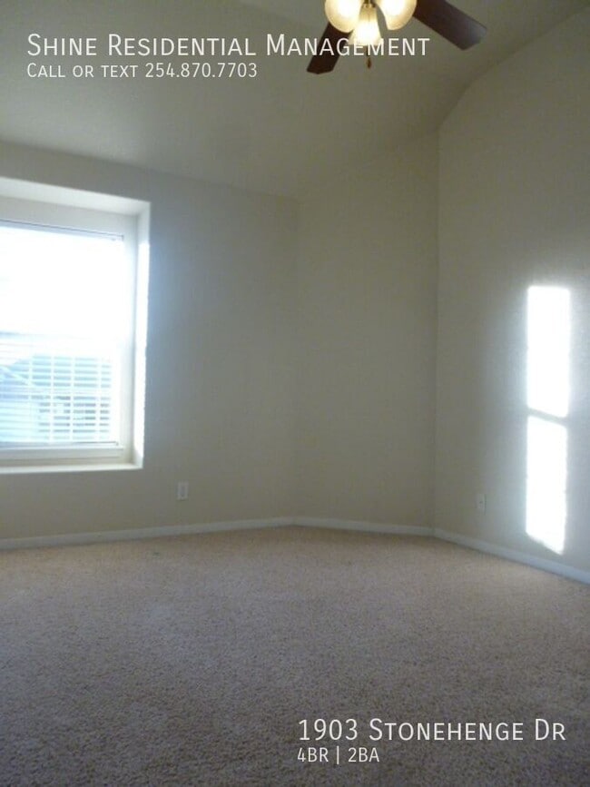 Building Photo - 1903 Stonehenge Dr