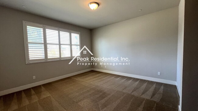 Building Photo - Spacious 4-bedroom home in Natomas with cl...