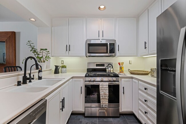 Building Photo - Top-Floor El Escorial Villa | West-Facing ...