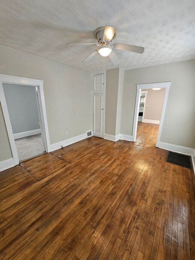 Building Photo - 20th,W.2247