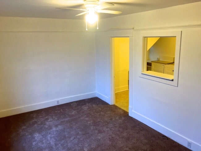 Building Photo - 505 SE Lyon St